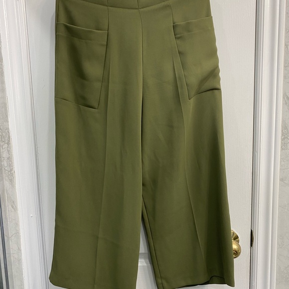 High waisted wide legged pant - Picture 3 of 3